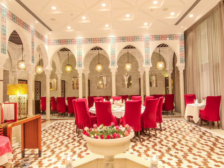 La salle du restaurant El Daqdaq