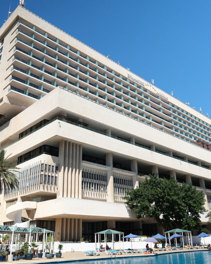 La façade de l'hôtel El Aurassi